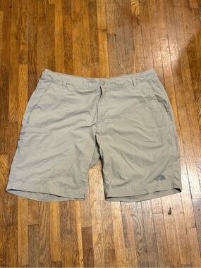 The North Face Men’s Khaki Lightweight Hybrid Shorts